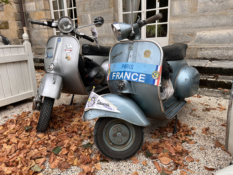 Publiez une photo de votre véhicule de collection sur vos réseaux sociaux avec le hashtag #ffveservices